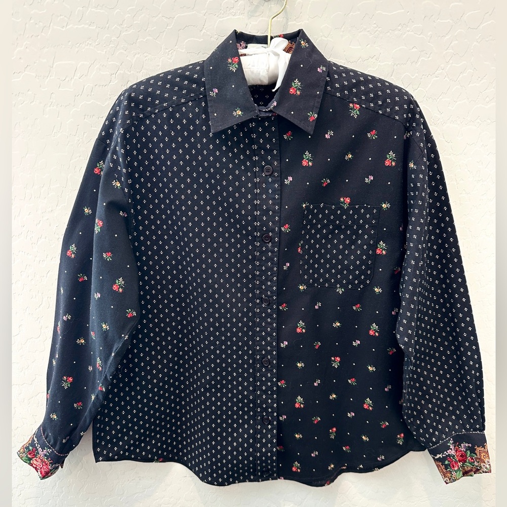 Vera Bradley 90s Vintage Black Floral Cotton Button Down Long Sleeve Shirt
